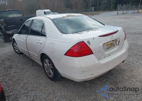 2006 Honda Accord 2.4 Ex z USA, uszkodzony, nr VIN 1HGCM56826A087108